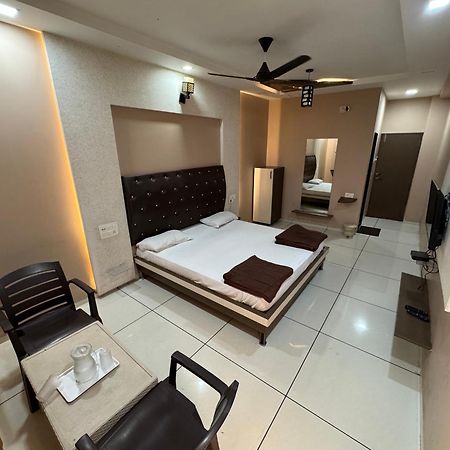Hotel Bluediamond Bardoli Экстерьер фото