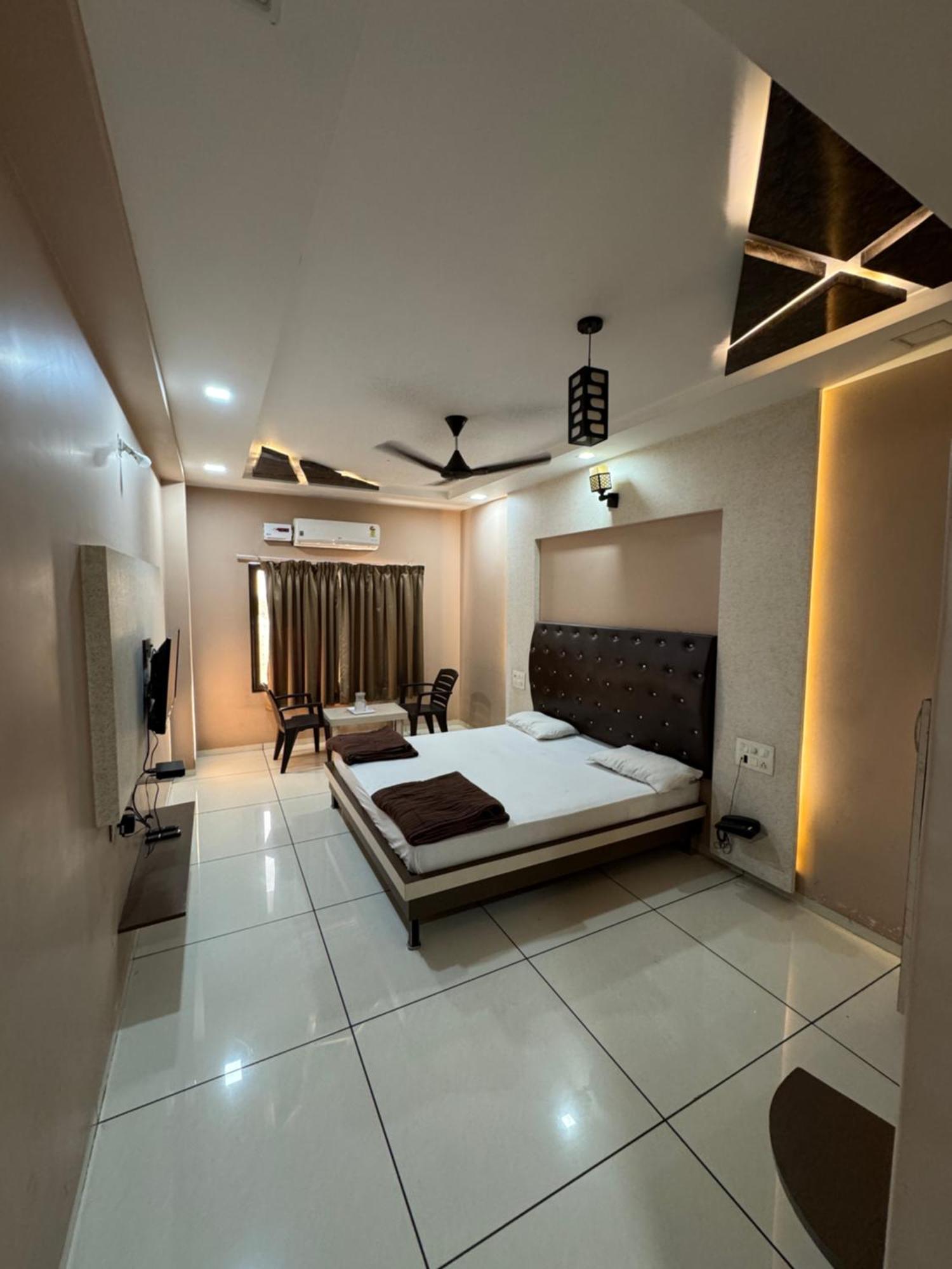 Hotel Bluediamond Bardoli Экстерьер фото